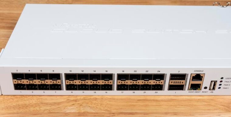 MikroTik Cloud Router Switch CRS326-24S+2Q+RM | 2x 40 Gbps QSFP+ | 24x 10 Gbps SFP+